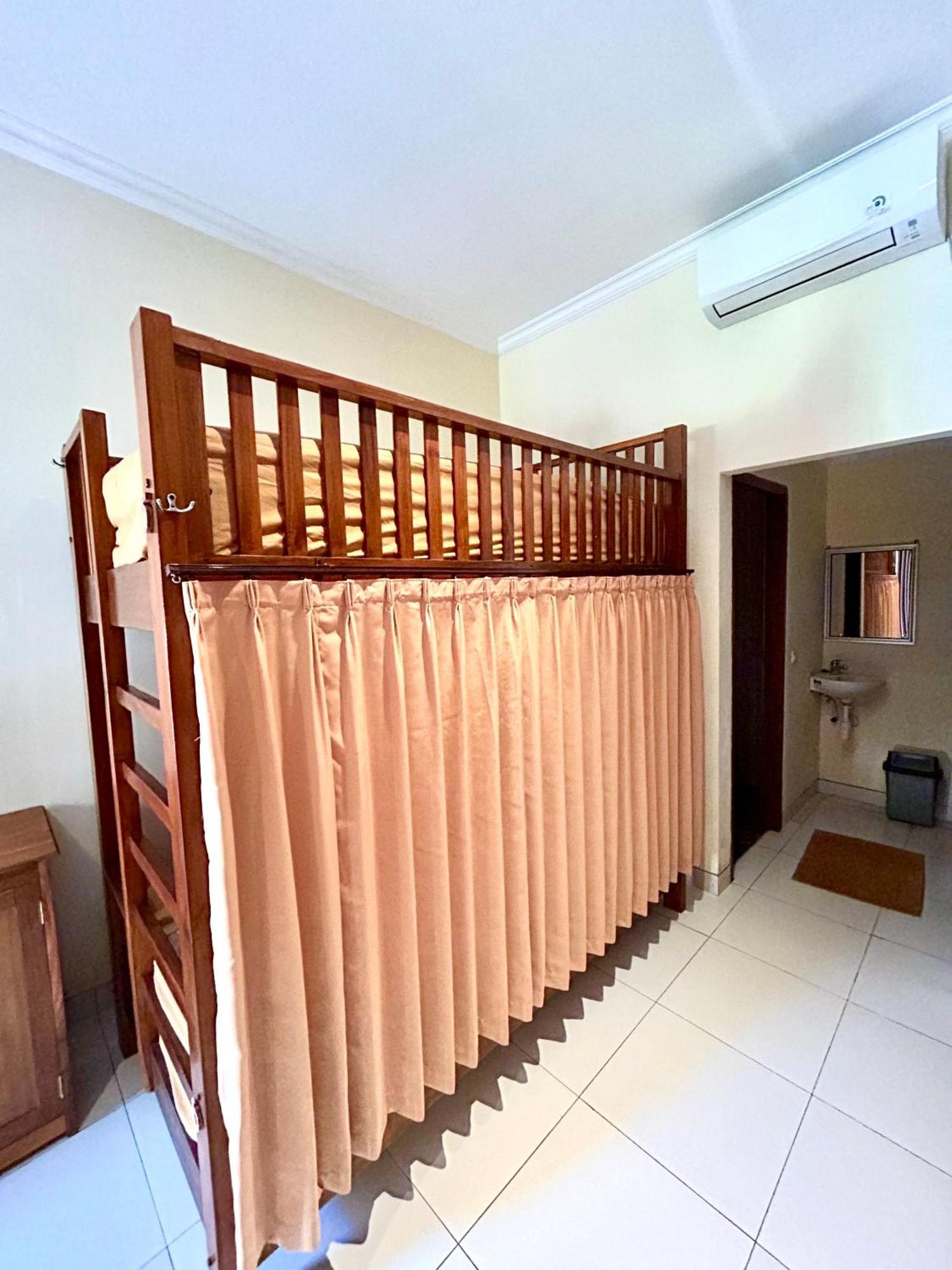 Nusa Garden Homestay Нуса-Лембонган Экстерьер фото