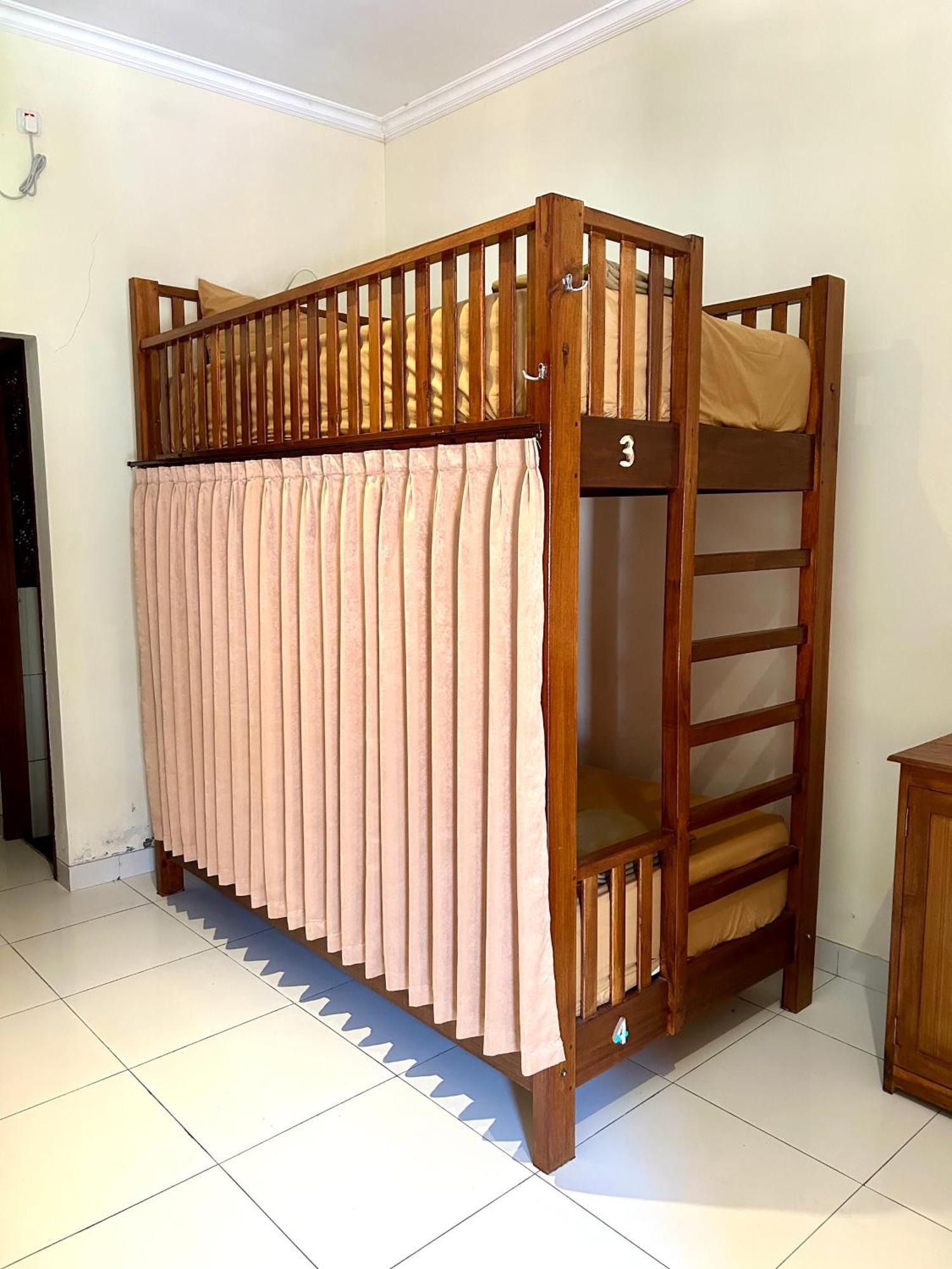 Nusa Garden Homestay Нуса-Лембонган Экстерьер фото